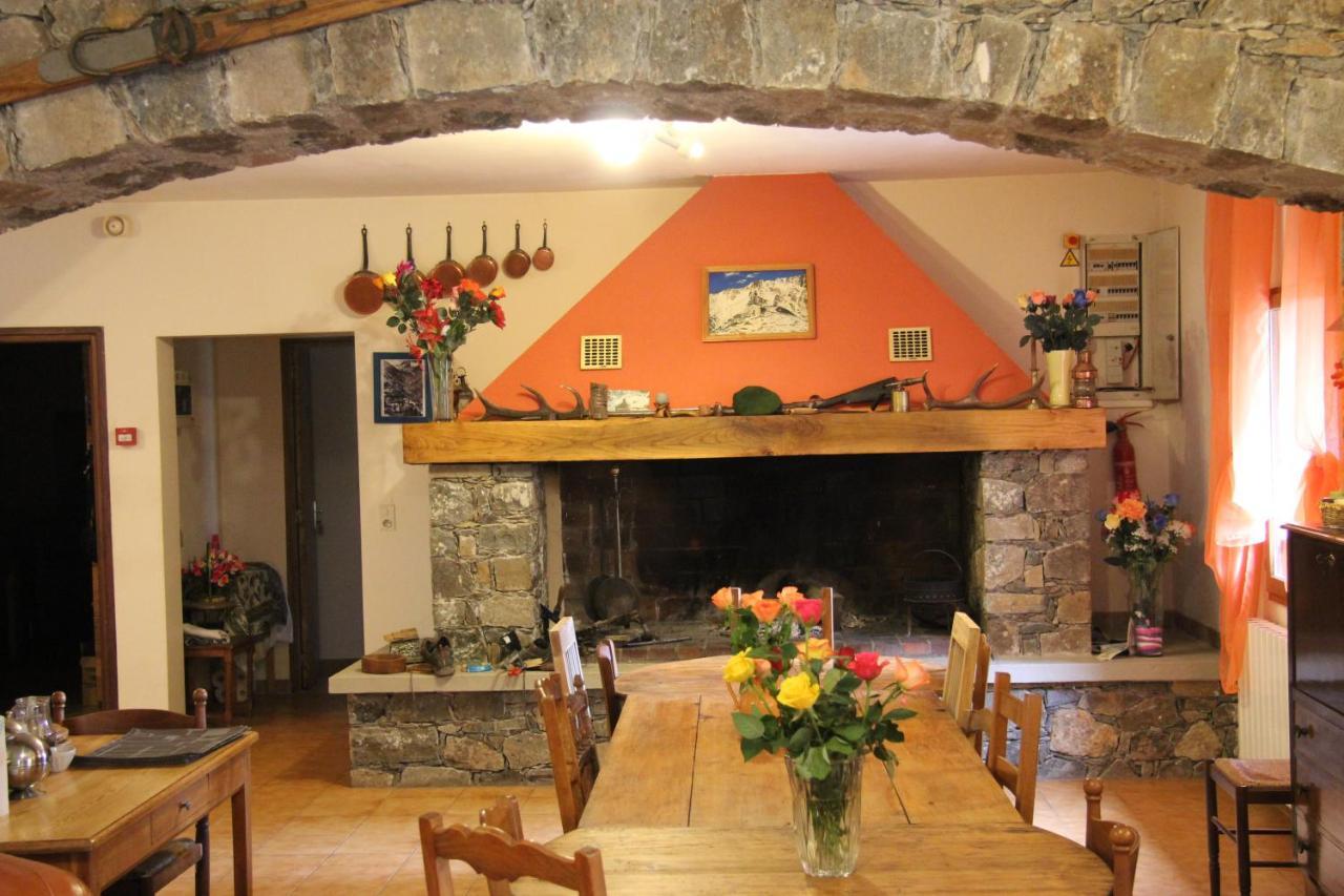 Chambre D'Hote "Chez Antoinette Et Charles" Santo-Pietro-di-Venaco Exteriör bild