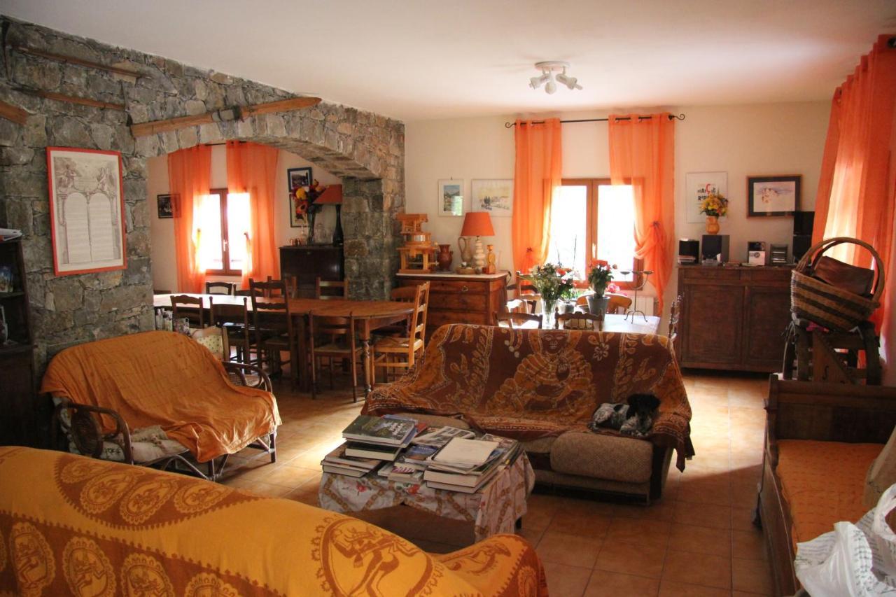 Chambre D'Hote "Chez Antoinette Et Charles" Santo-Pietro-di-Venaco Exteriör bild